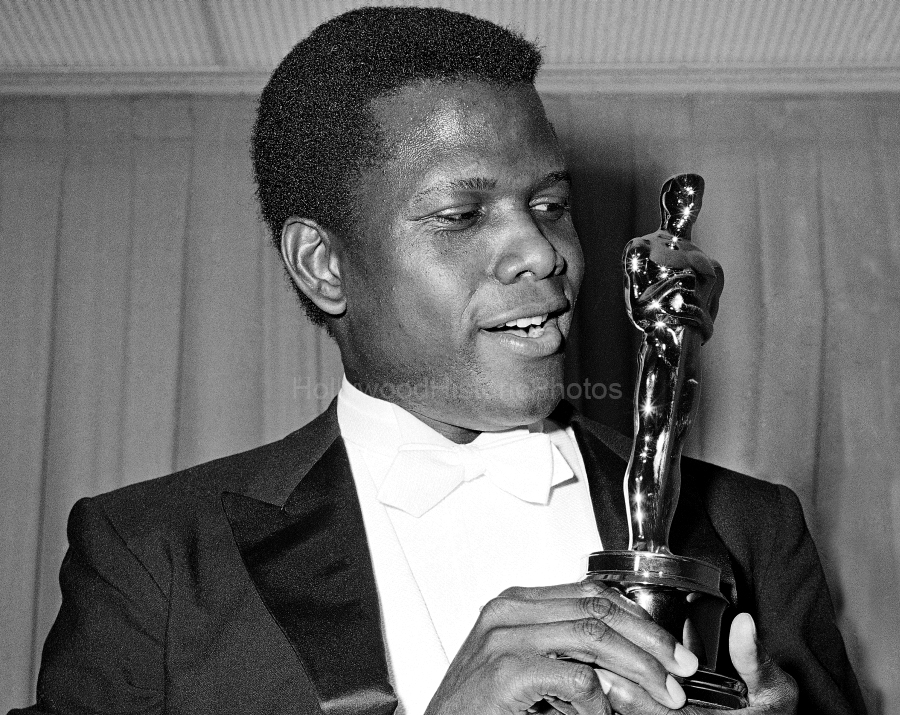 Sidney Poitier 1964 WM.jpg